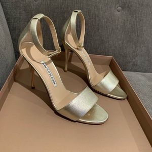 NWT Manolo Blahnik Heels